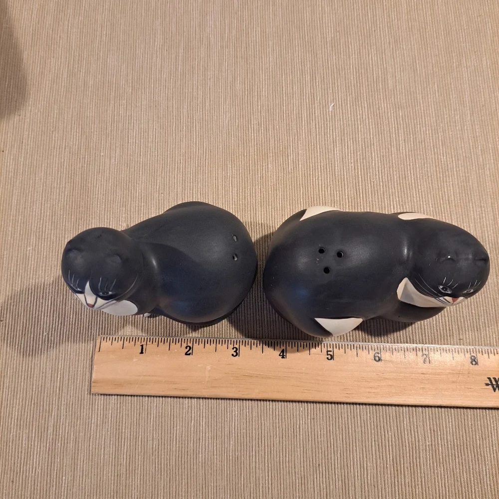 Sakura Warren Kimble "Fat Cats" Salt & Pepper Shakers, hand painted - Picture 5 of 5